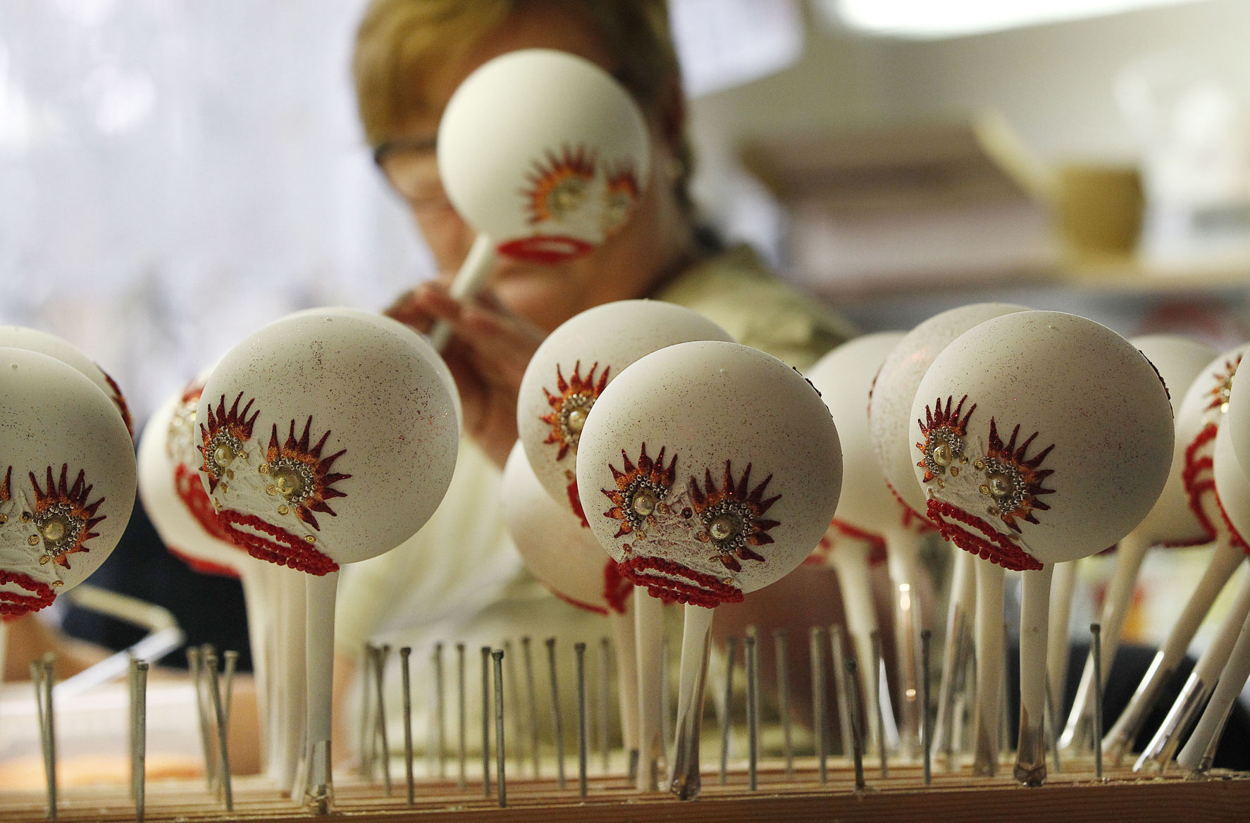 Decorating blown glass